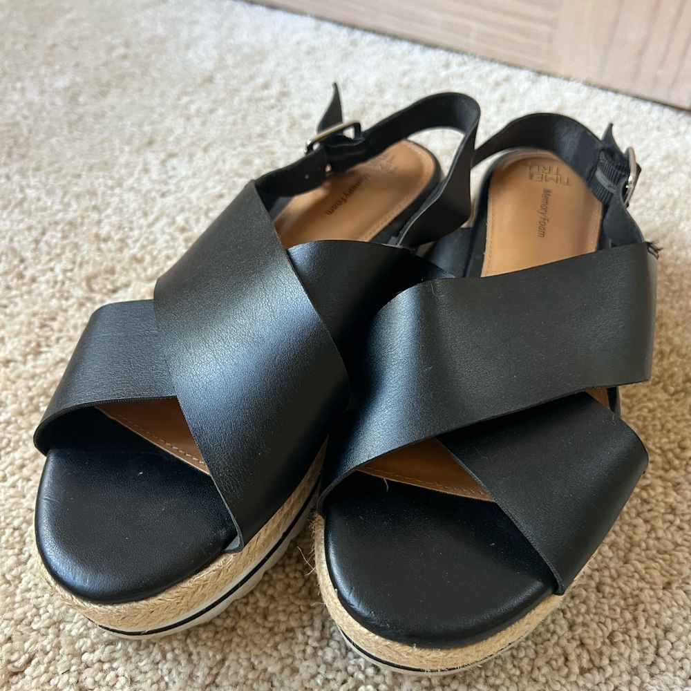 Women’s platform sandal